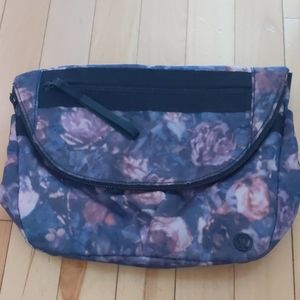 Lululemon All Night Festival Bag II Frosted Rose